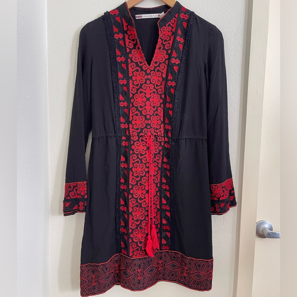 Chelsea & Violet Long-Sleeve in black with red embroidery Size Small